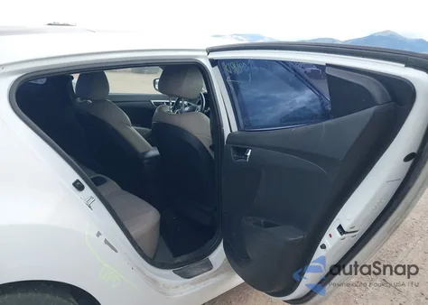 2014 Hyundai Veloster Base W/Gray z USA, uszkodzony, nr VIN KMHTC6AD5EU206631